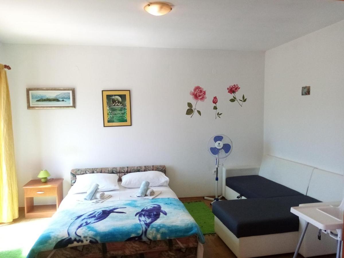 Apartments "Sun-Sea" Lopar Exterior photo
